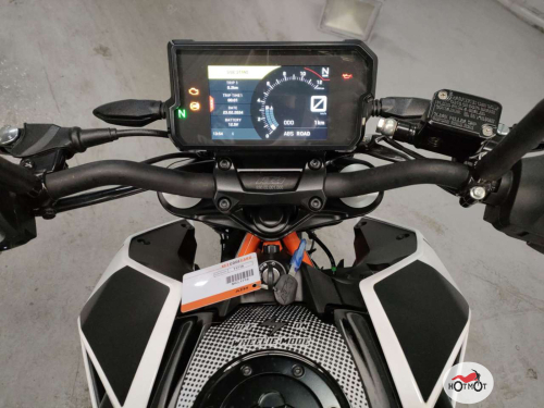 Мотоцикл KTM 390 Duke 2020, БЕЛЫЙ фото 5