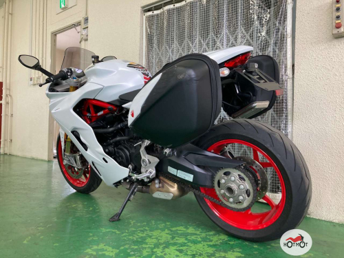 Мотоцикл DUCATI SuperSport 2018, белый фото 4