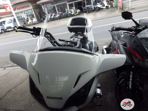 Мотоцикл HONDA CTX 1300 2014, белый фото 6