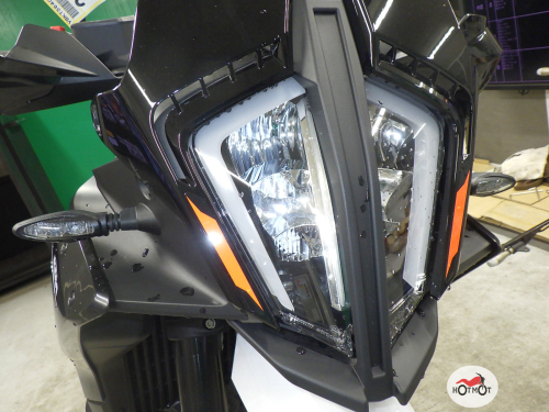 Мотоцикл KTM 890 SMT 2023, Черный фото 16