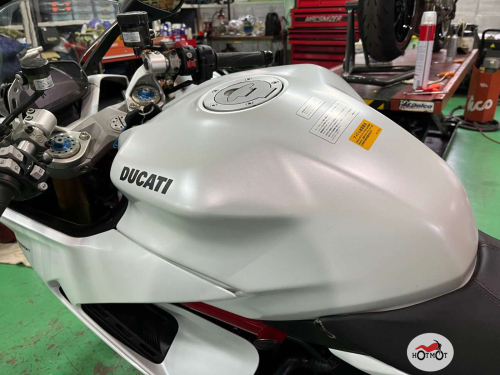 Мотоцикл DUCATI SuperSport 2021, БЕЛЫЙ фото 8