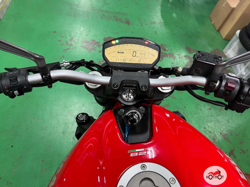 Мотоцикл DUCATI Monster 821 2017, Красный фото 5