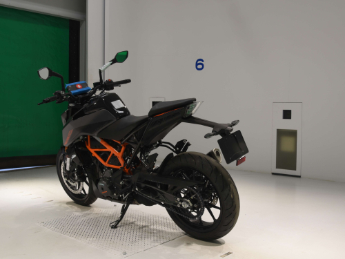 Мотоцикл KTM 390 Duke 2023, Черный фото 6
