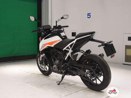 Мотоцикл KTM 390 Duke 2021, БЕЛЫЙ фото 6