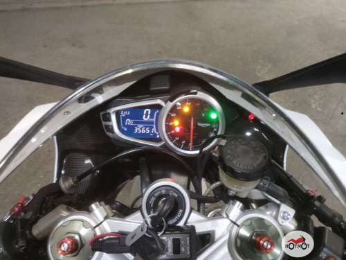 Мотоцикл TRIUMPH Daytona 675 2015, белый фото 5