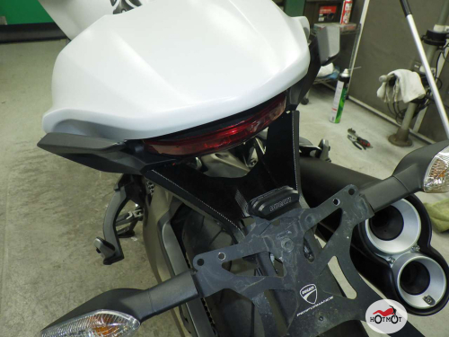 Мотоцикл DUCATI Monster 821 2015, белый фото 15