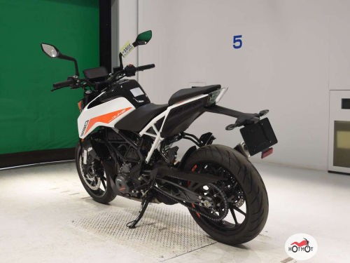 Мотоцикл KTM 390 Duke 2022, Белый фото 6