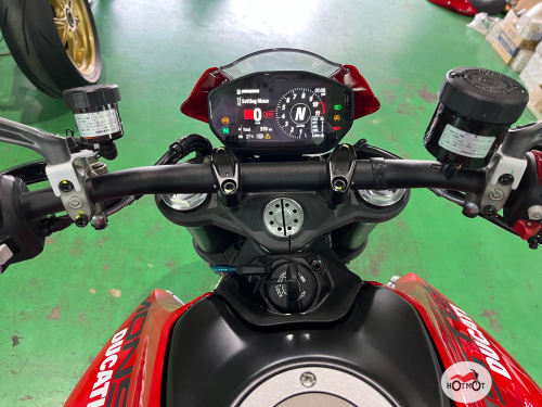 Мотоцикл DUCATI Monster (2021-н.в.) 2023, Красный фото 3