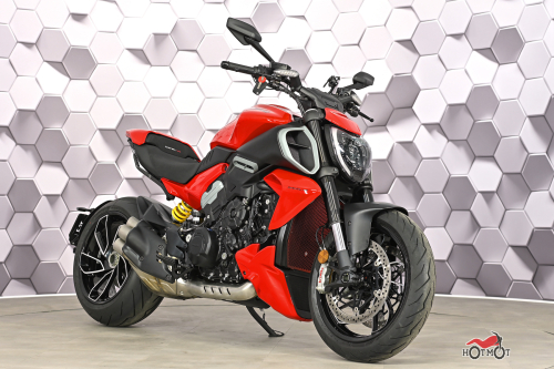 Мотоцикл DUCATI Diavel V4 2024, Красный