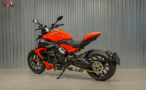 Мотоцикл Ducati Diavel V4 2023, КРАСНЫЙ фото 7