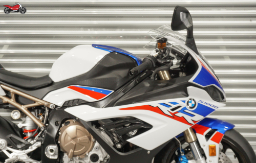 Мотоцикл BMW S 1000 RR 2022, белый, красный фото 9