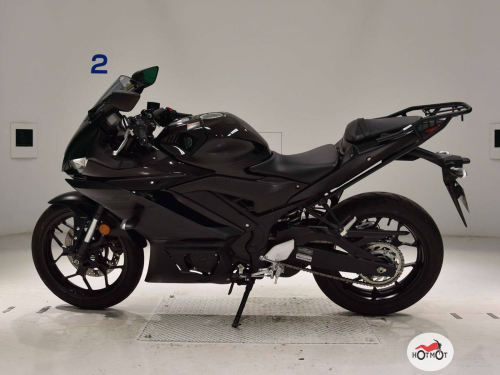 Мотоцикл YAMAHA YZF-R3 2023, черный