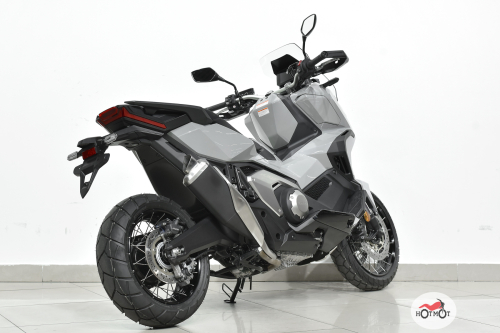 Скутер HONDA X-ADV 2023, серый фото 7