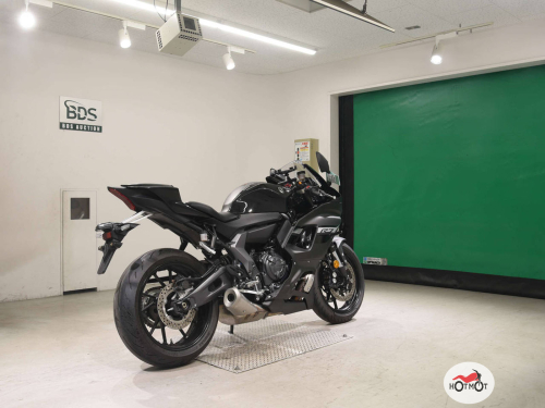 Мотоцикл YAMAHA YZF-R7 2024, черный фото 5
