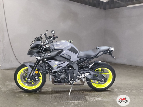 Мотоцикл YAMAHA MT-10 2017, серый