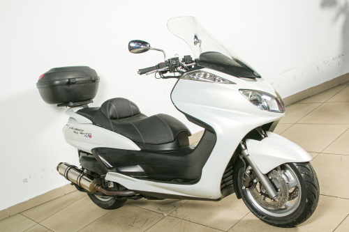 Скутер YAMAHA Majesty 400 2006, белый