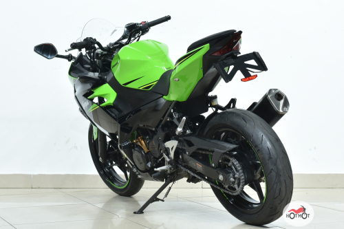Мотоцикл KAWASAKI Ninja 400 2018, Зеленый фото 8