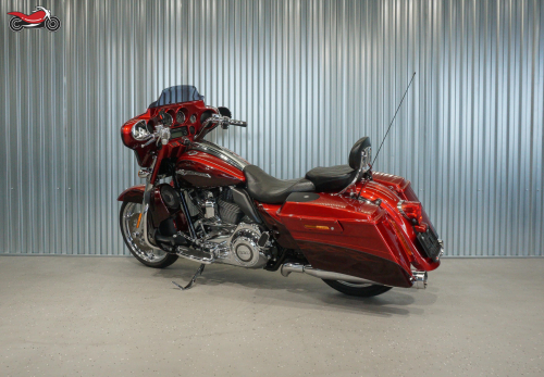 Мотоцикл Harley-Davidson CVO Street Glide 2011, КРАСНЫЙ фото 6