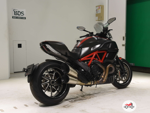 Мотоцикл DUCATI Diavel Carbon 2015, черный фото 5