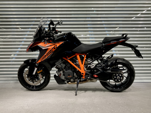 Мотоцикл KTM 1290 Super Duke GT 2021, ЧЕРНЫЙ фото 2