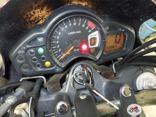 Мотоцикл SUZUKI SFV 400 Gladius 2014, Серый фото 9