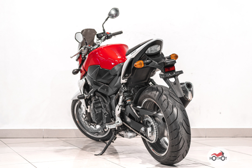 Мотоцикл SUZUKI GSR 750 2013, Красный фото 8