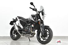 Мотоцикл KTM 690 Duke 2017, Белый