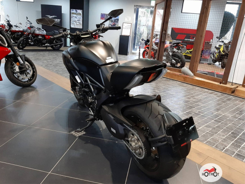 Мотоцикл DUCATI Diavel 2015, черный фото 8