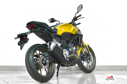 Мотоцикл HONDA CB 300R 2022, желтый фото 7