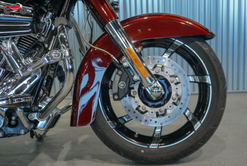 Мотоцикл Harley-Davidson CVO Street Glide 2010, КОРИЧНЕВЫЙ фото 9
