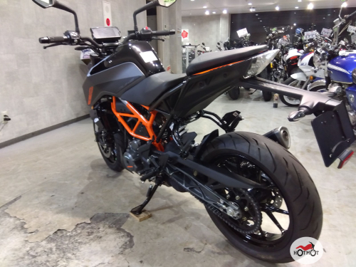 Мотоцикл KTM 390 Duke 2023, черный фото 7