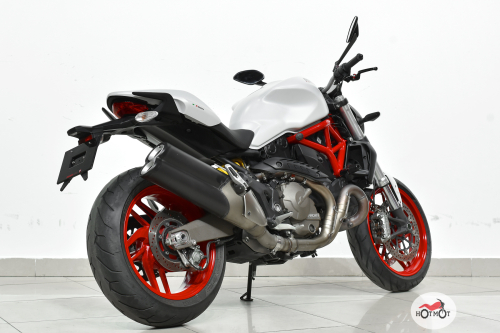 Мотоцикл DUCATI Monster 821 2015, Белый фото 7