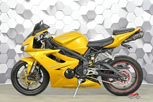 Мотоцикл TRIUMPH Daytona 675 2012, желтый фото 4