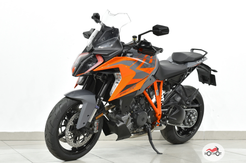 Мотоцикл KTM 1290 Super Duke GT 2023, Оранжевый фото 2