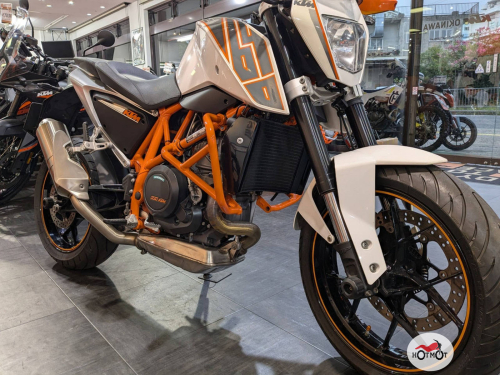 Мотоцикл KTM 690 Duke 2013, Белый фото 2