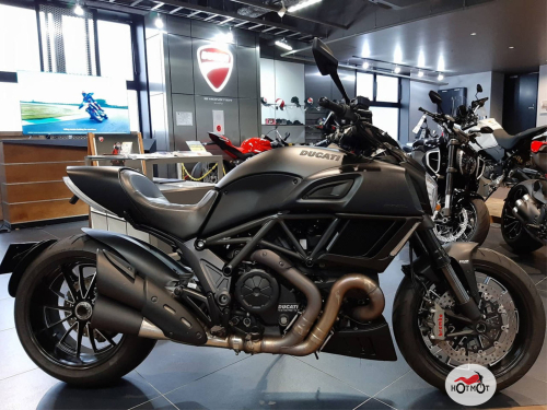 Мотоцикл DUCATI Diavel 2015, черный фото 2