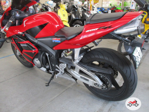 Мотоцикл HONDA CBR 600RR 2003, Красный фото 3