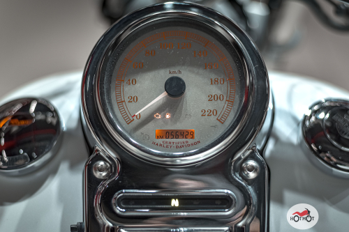 Мотоцикл HARLEY-DAVIDSON Dyna Super Glide 2006, БЕЛЫЙ фото 9