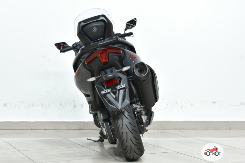 Скутер YAMAHA TMAX 2021, серый фото 6