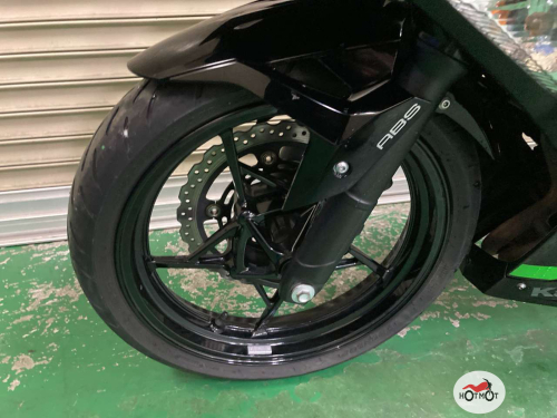 Мотоцикл KAWASAKI Ninja 400 2019, Черный фото 8