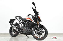 Мотоцикл KTM 390 Duke 2022, белый