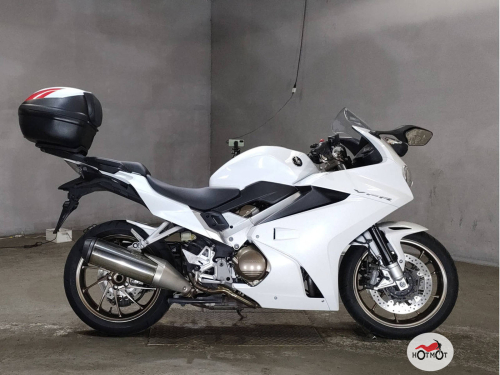 Мотоцикл HONDA VFR 800 2015, Белый фото 2