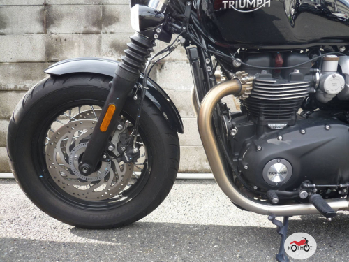 Мотоцикл TRIUMPH Bonneville Bobber 2021, Черный фото 9