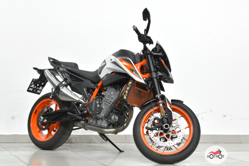 Мотоцикл KTM 890 Duke R 2021, белый