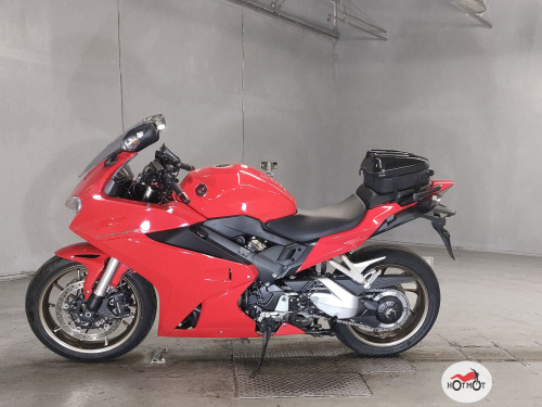 Мотоцикл HONDA VFR 800 2021, Красный