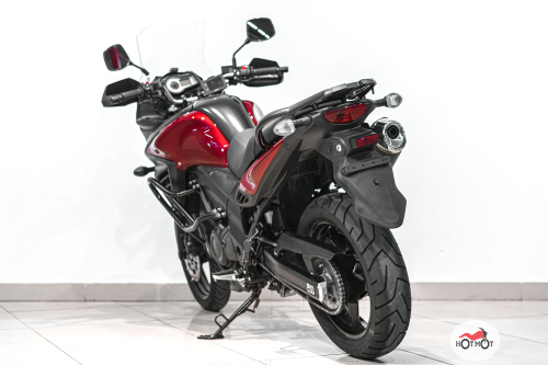 Suzuki v Storm 650 2012