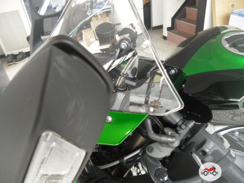 Мотоцикл KAWASAKI Ninja H2 SX 2023, Зеленый фото 9