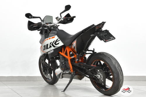 Мотоцикл KTM 690 DUKE R 2010, черный фото 8