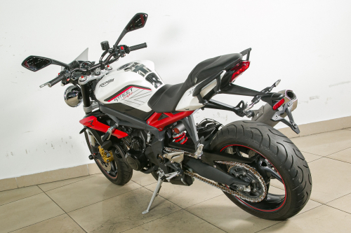 Мотоцикл TRIUMPH STREET TRIPLE R 2015, белый фото 2