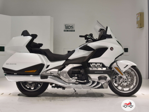 Мотоцикл HONDA GL 1800 2020, Белый фото 2